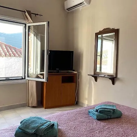 Casa Helen * Limin Ierakos